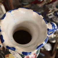 大胆な筆づかいが人気のスペインのハンドペイント陶器