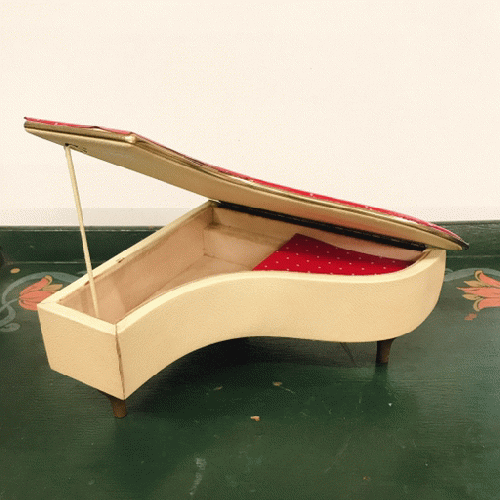 ピアノ型　アクセサリーボックス